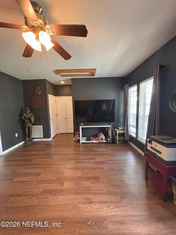 4242 STUDIO PARK Avenue, Jacksonville, FL 32216
