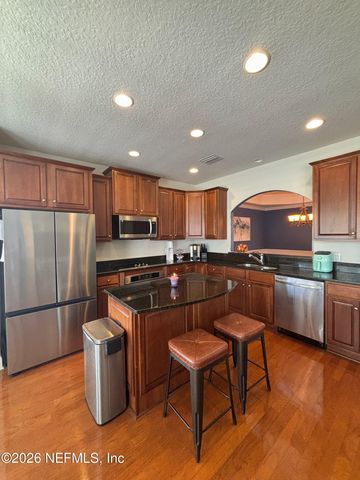 4242 STUDIO PARK Avenue, Jacksonville, FL 32216