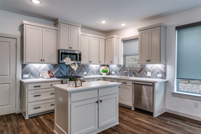 253 Mcconathy Way, Flower Mound, TX 75028