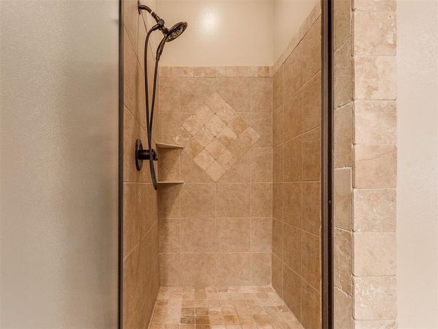 13161 Red Oak Drive, Choctaw, OK 73020