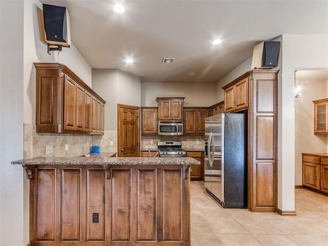 13161 Red Oak Drive, Choctaw, OK 73020