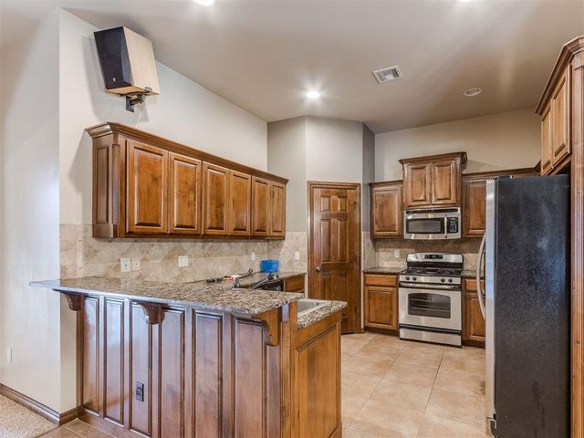 13161 Red Oak Drive, Choctaw, OK 73020