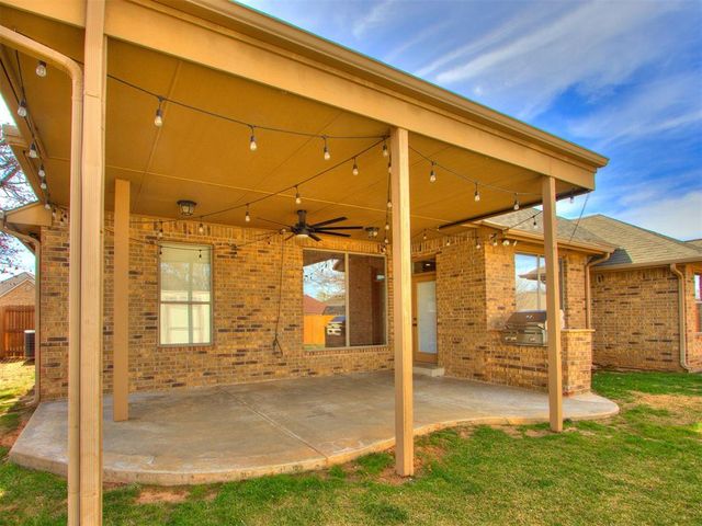 13161 Red Oak Drive, Choctaw, OK 73020