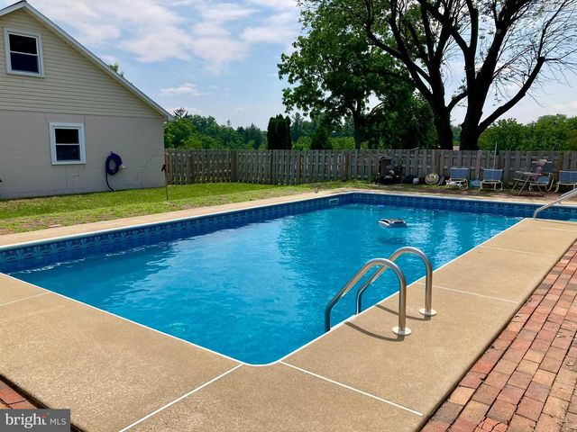 325 REBER ST, Shoemakersville, PA 19555