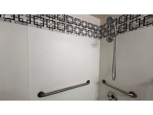 18705 Ne EVERETT Ct, Portland, OR 97230