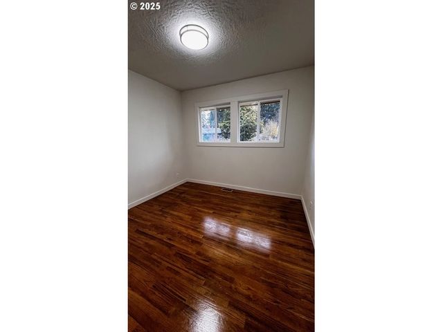 18705 Ne EVERETT Ct, Portland, OR 97230