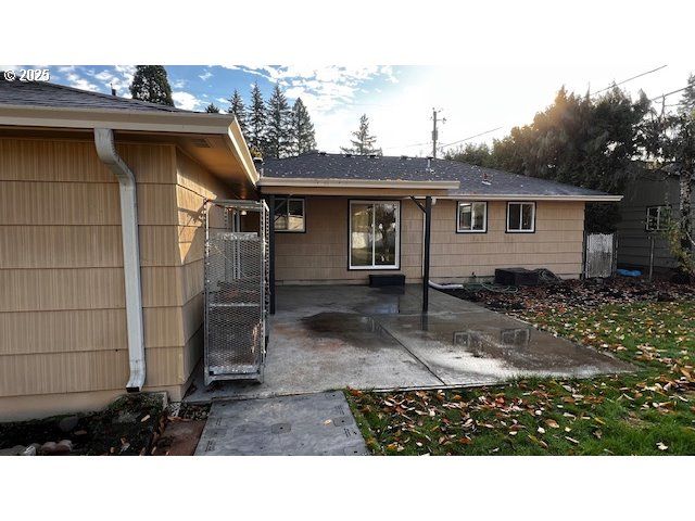 18705 Ne EVERETT Ct, Portland, OR 97230