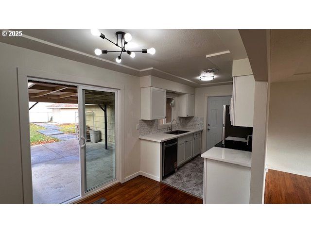 18705 Ne EVERETT Ct, Portland, OR 97230