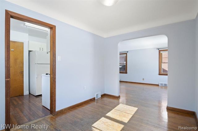 23241 Republic Avenue, Oak Park, MI 48237