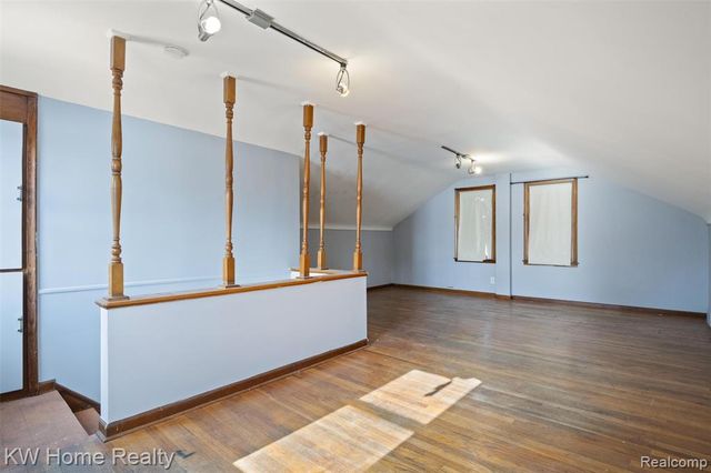 23241 Republic Avenue, Oak Park, MI 48237