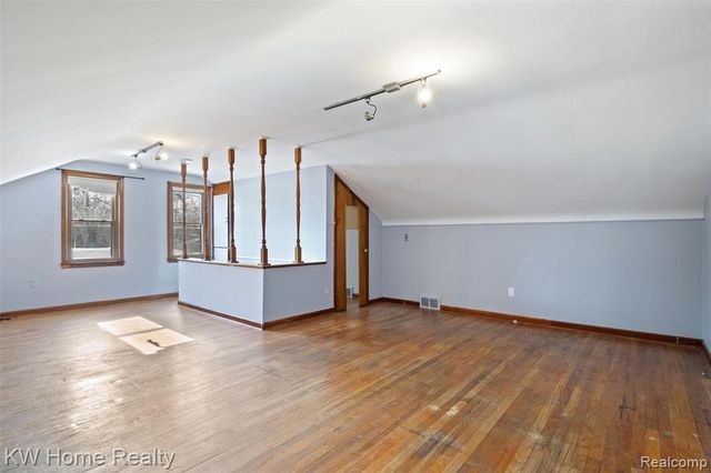 23241 Republic Avenue, Oak Park, MI 48237