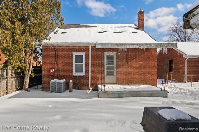 23241 Republic Avenue, Oak Park, MI 48237