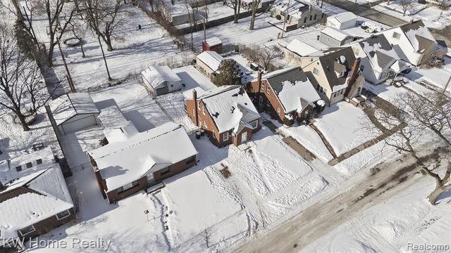 23241 Republic Avenue, Oak Park, MI 48237