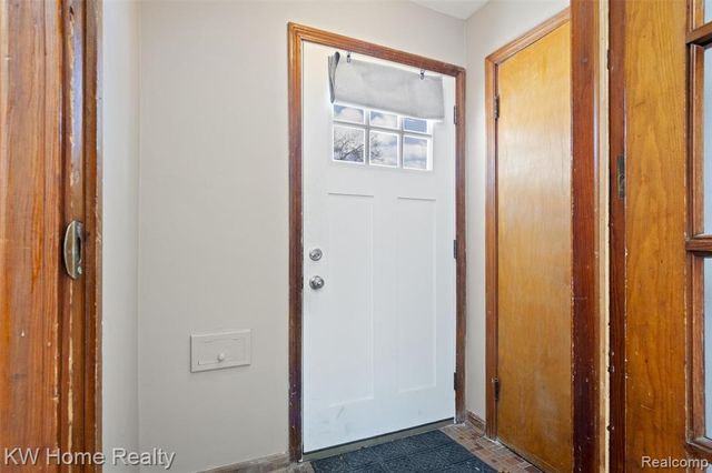 23241 Republic Avenue, Oak Park, MI 48237