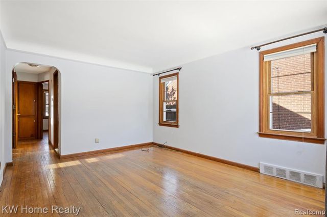 23241 Republic Avenue, Oak Park, MI 48237