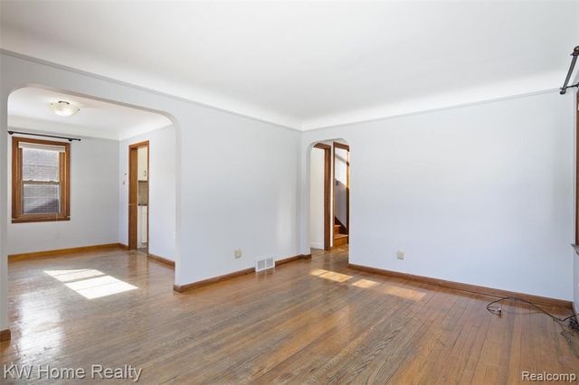 23241 Republic Avenue, Oak Park, MI 48237