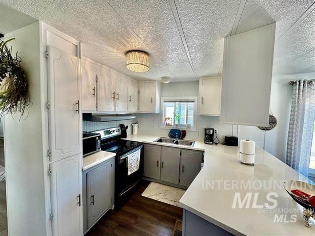 5573 Fairfax Ln, Boise, ID 83714 photo 3