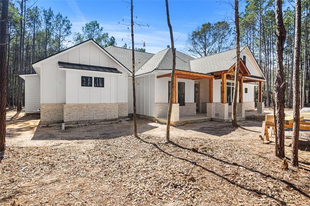 28065 Palomino Drive, Waller, TX 77484