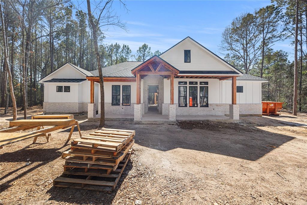 28065 Palomino Drive, Waller, TX 77484