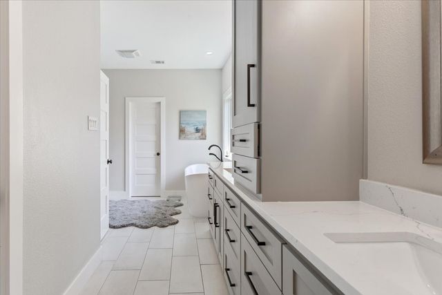 1024 Cecilia Court, Robinson, TX 76706