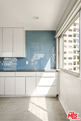 7250 Franklin Avenue 717, Los Angeles, CA 90046
