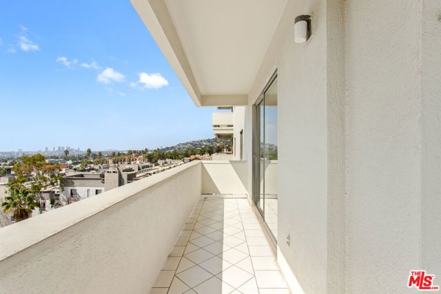 7250 Franklin Avenue 717, Los Angeles, CA 90046