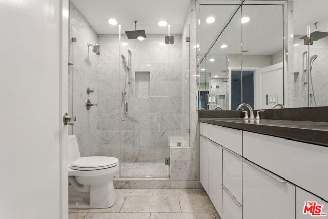 7250 Franklin Avenue 717, Los Angeles, CA 90046