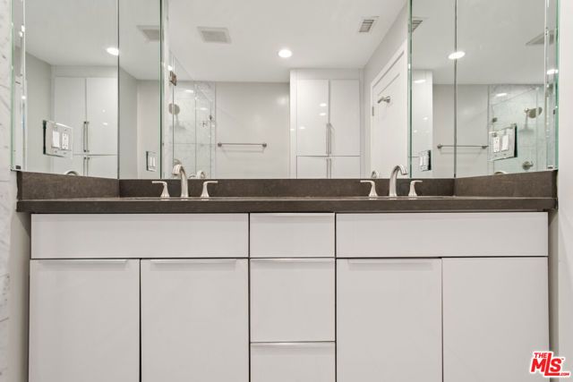 7250 Franklin Avenue 717, Los Angeles, CA 90046