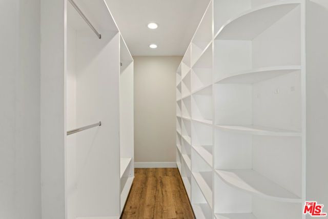 7250 Franklin Avenue 717, Los Angeles, CA 90046