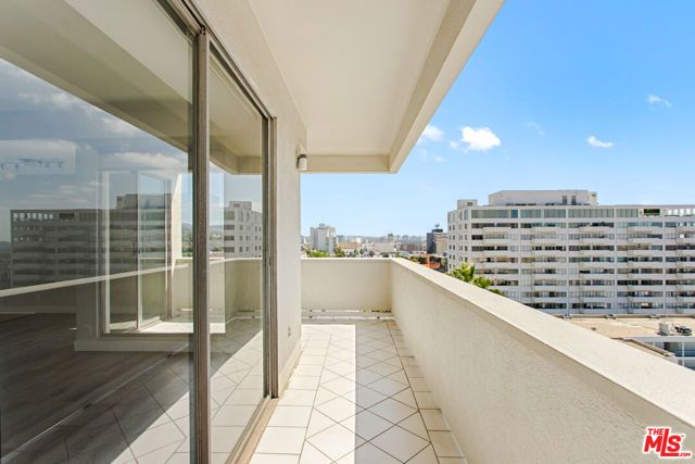 7250 Franklin Avenue 717, Los Angeles, CA 90046