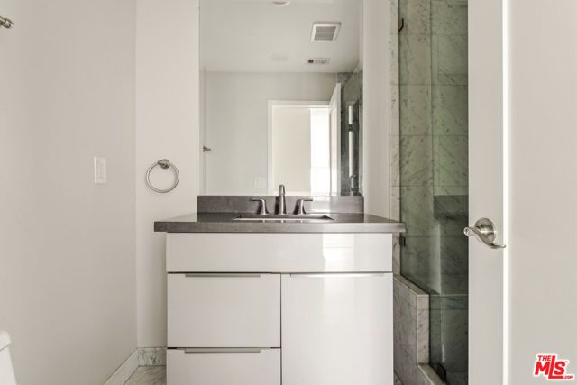 7250 Franklin Avenue 717, Los Angeles, CA 90046