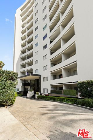 7250 Franklin Avenue 717, Los Angeles, CA 90046