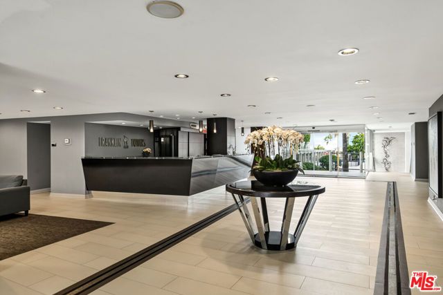 7250 Franklin Avenue 717, Los Angeles, CA 90046