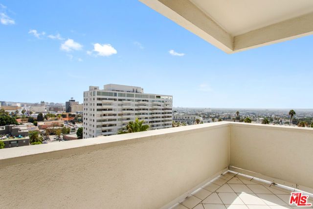 7250 Franklin Avenue 717, Los Angeles, CA 90046