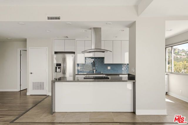 7250 Franklin Avenue 717, Los Angeles, CA 90046