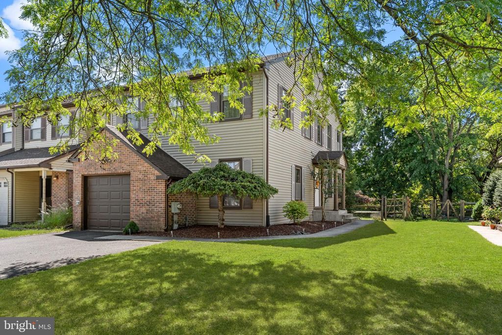 227 PARKVIEW WAY, Newtown, PA 18940