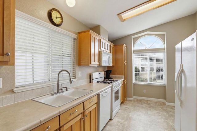 1220 Tasman, Sunnyvale, CA 94089