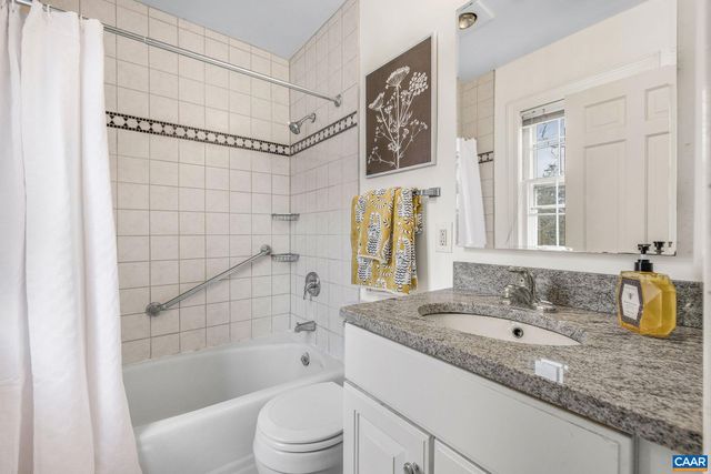 2111 MORRIS RD, Charlottesville, VA 22903