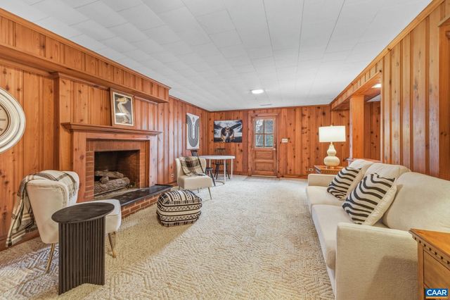 2111 MORRIS RD, Charlottesville, VA 22903