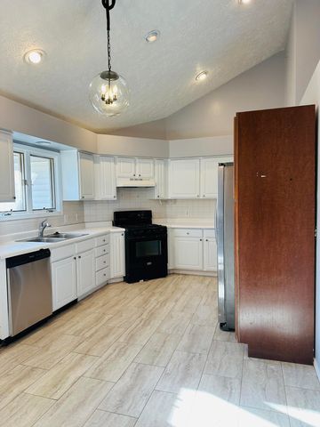 355 Wade Drive, Rogersville, MO 65742