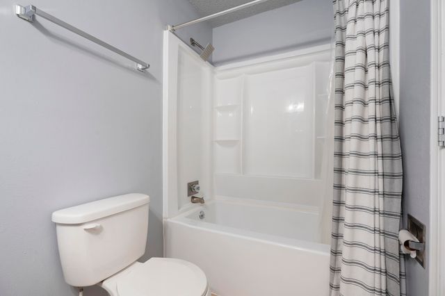 608 W 5th Street, Grove, OK 74344