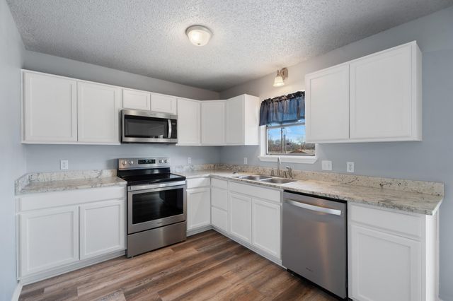 608 W 5th Street, Grove, OK 74344