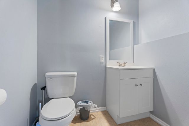 608 W 5th Street, Grove, OK 74344