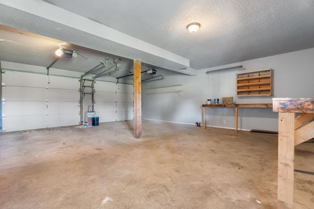 608 W 5th Street, Grove, OK 74344