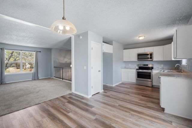 608 W 5th Street, Grove, OK 74344