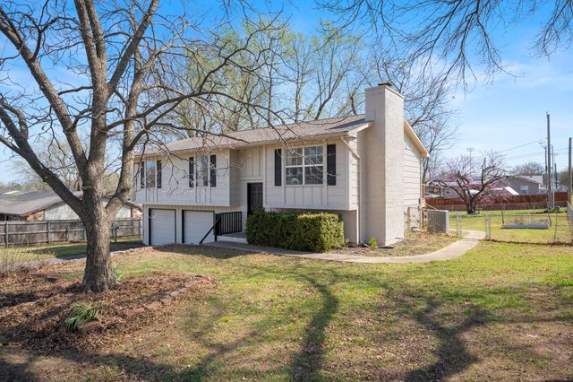 608 W 5th Street, Grove, OK 74344