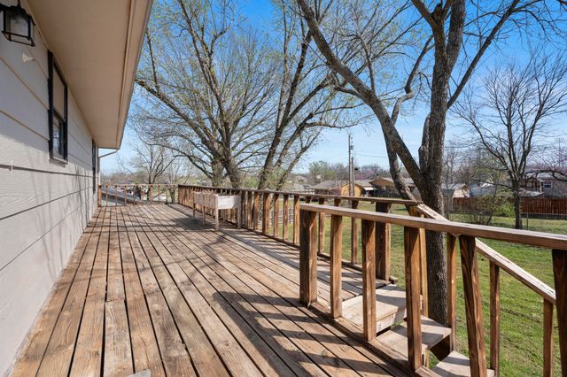 608 W 5th Street, Grove, OK 74344