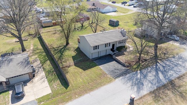 608 W 5th Street, Grove, OK 74344