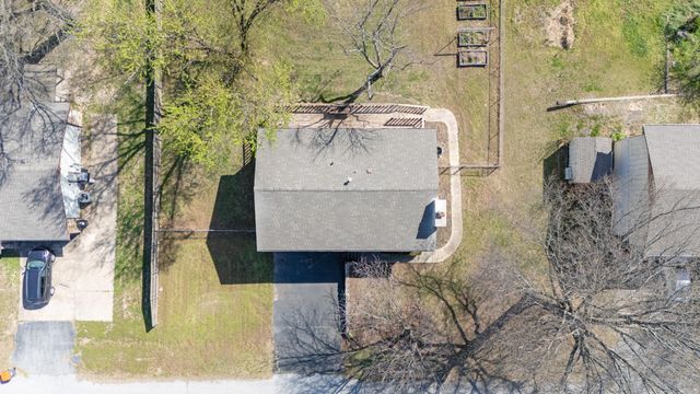 608 W 5th Street, Grove, OK 74344