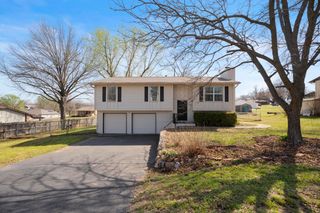 608 W 5th Street, Grove, OK 74344